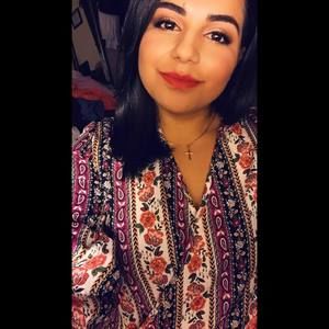 Meet your Posher, Yesica